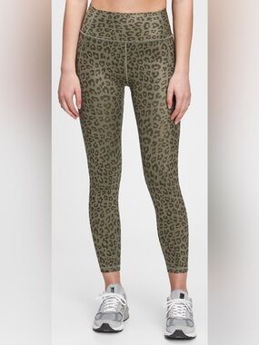 GapFit Sculpt Olive Green Leopard Print 7/8 Athletic Leggings Pockets Size S